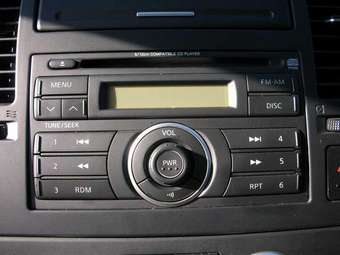 2005 Nissan Tiida Latio Pictures