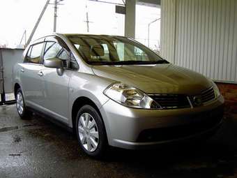 2005 Nissan Tiida Latio Pictures