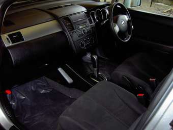 2005 Nissan Tiida Latio Photos