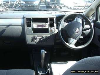 2005 Nissan Tiida Latio Pictures