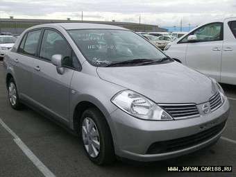 2005 Nissan Tiida Latio Images