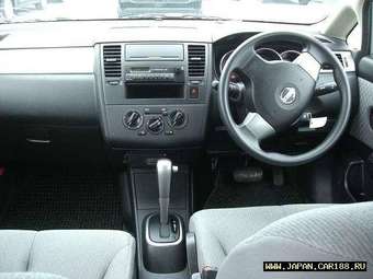 2005 Nissan Tiida Latio Pictures