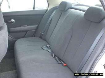 2005 Nissan Tiida Latio Pics