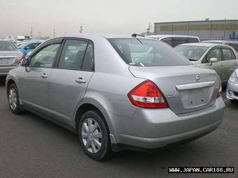 2005 Nissan Tiida Latio Photos