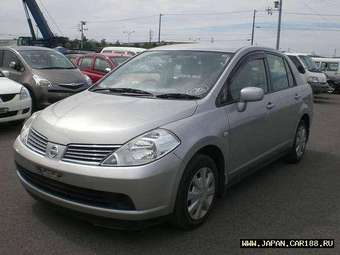 2005 Nissan Tiida Latio Pictures