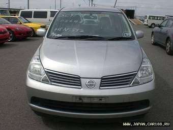 2005 Nissan Tiida Latio Photos