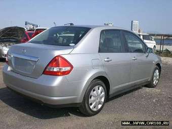 2005 Nissan Tiida Latio Photos