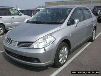 2005 Nissan Tiida Latio Images