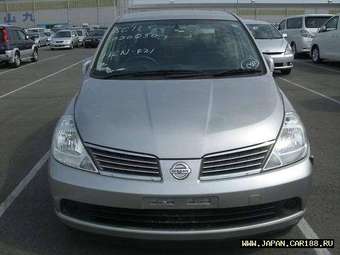 2005 Nissan Tiida Latio Pictures
