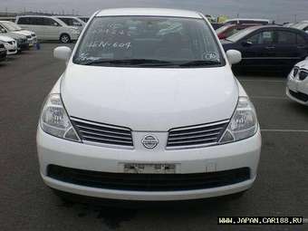 2005 Nissan Tiida Latio Wallpapers