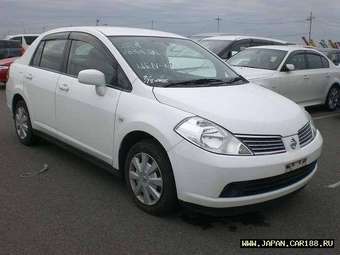 2005 Nissan Tiida Latio Images