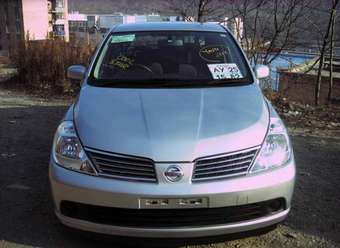 2005 Nissan Tiida Latio Pictures