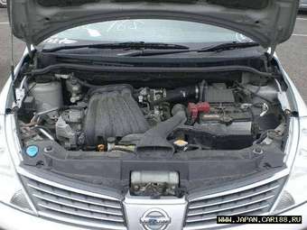 2005 Nissan Tiida Latio Images
