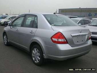 2005 Nissan Tiida Latio Pictures