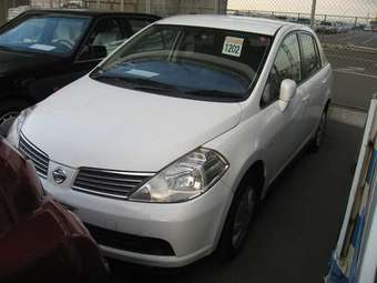 2005 Nissan Tiida Latio Pictures