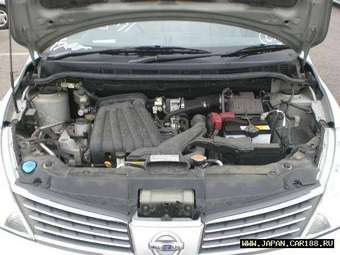 2005 Nissan Tiida Latio Photos