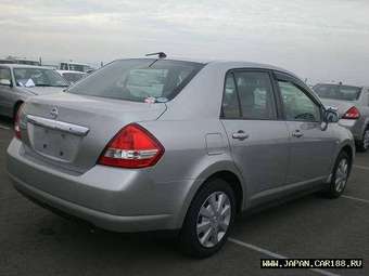 2005 Nissan Tiida Latio Images