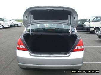 2005 Nissan Tiida Latio Pictures