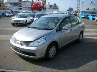 2005 Nissan Tiida Latio Pictures