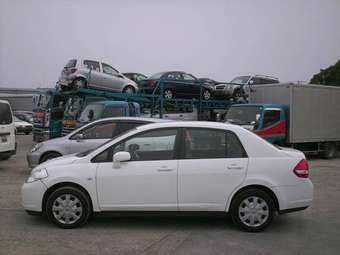 2005 Nissan Tiida Latio Images