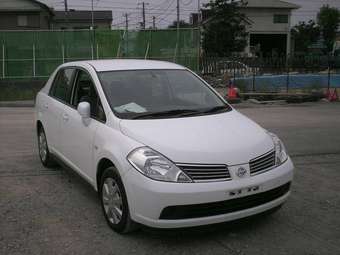 2005 Nissan Tiida Latio Pictures