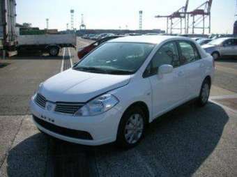 2005 Nissan Tiida Latio Photos