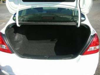 2005 Nissan Tiida Latio Pics