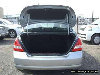 2005 Nissan Tiida Latio Images