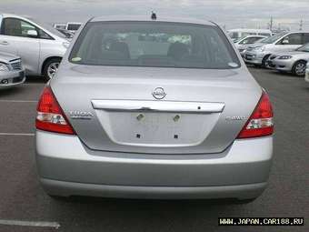 2005 Nissan Tiida Latio Wallpapers