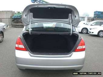 2005 Nissan Tiida Latio Pictures