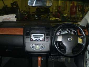 2005 Nissan Tiida Latio Pictures