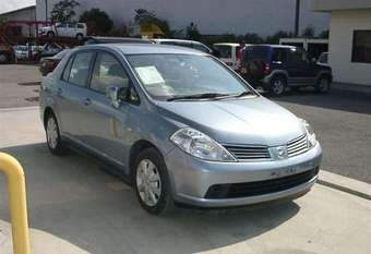 2005 Nissan Tiida Latio Photos