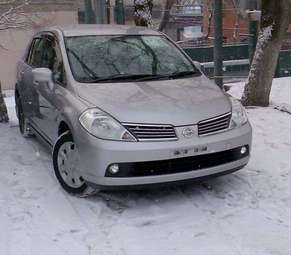 2005 Nissan Tiida Latio Pictures