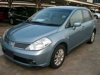 2005 Nissan Tiida Latio Photos