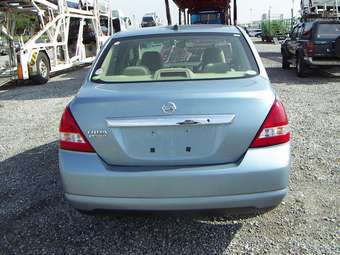 2005 Nissan Tiida Latio Images