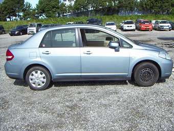 2005 Nissan Tiida Latio Pictures