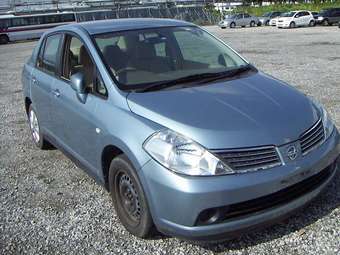 2005 Nissan Tiida Latio Pics