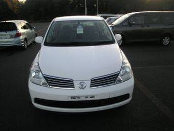 2005 Nissan Tiida Latio Images