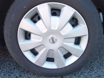 2005 Nissan Tiida Latio Images
