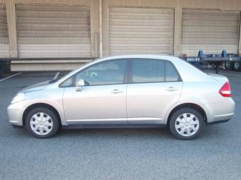 2005 Nissan Tiida Latio Photos