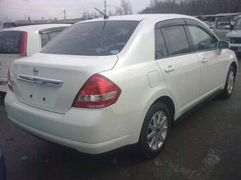 2005 Nissan Tiida Latio Photos