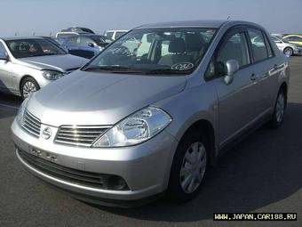 2005 Nissan Tiida Latio Images