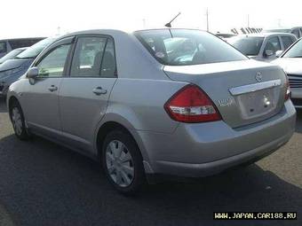 2005 Nissan Tiida Latio Photos