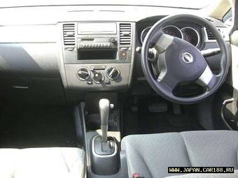 2005 Nissan Tiida Latio Pics