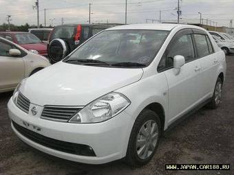 2005 Nissan Tiida Latio Photos