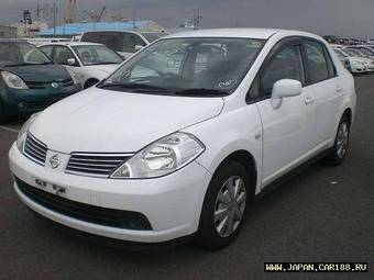 2005 Nissan Tiida Latio Pictures