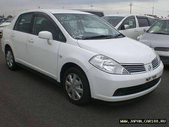 2005 Nissan Tiida Latio Pics