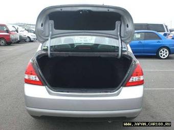 2005 Nissan Tiida Latio Pictures