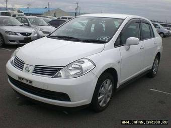 2005 Nissan Tiida Latio Photos
