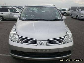 2005 Nissan Tiida Latio Images